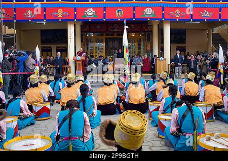 Sa sainteté le Dalaï Lama parlant de la situation du peuple tibétain en exil, dans le monastère Namgyal, complexe de Tsuglagkhang. McLeod Ganj, Dhara Banque D'Images