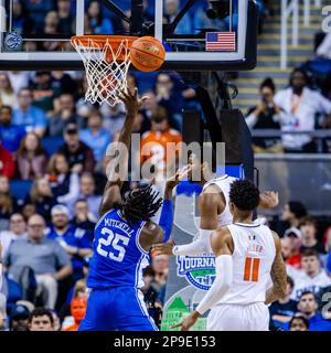 Greensboro, Caroline du Nord, États-Unis. 10th mars 2023. Lors de la ronde des demi-finales du tournoi de l'ACC masculin au Greensboro Coliseum à Greensboro, en Caroline du Nord. (Scott Kinser/Cal Sport Media). Crédit : csm/Alay Live News Banque D'Images