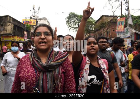 Kolkata, Inde. 10th mars 2023. La Fédération étudiante de l'Inde (SFI) a protesté sur diverses demandes liées à l'éducation. (Photo de Sayantan Chakraborty/Pacific Press) crédit: Pacific Press Media production Corp./Alay Live News Banque D'Images