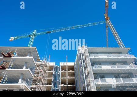 Construction de nouveaux immeubles d'appartements vus à Barcelone, Espagne Banque D'Images