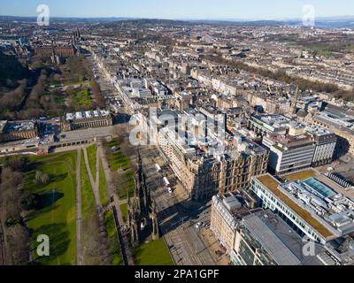 Vue aérienne du centre-ville d'Édimbourg depuis drone, Écosse, Royaume-Uni Banque D'Images