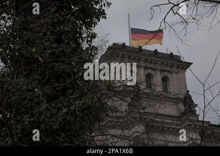 Berlin, Allemagne. 11th mars 2023. Le bâtiment Reichstag à Berlin, où se trouve le Bundestag, sur 11 mars 2023. (Photo de Michael Kuenne/PRESSCOV/Sipa USA) crédit: SIPA USA/Alay Live News Banque D'Images