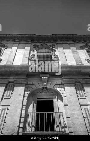 San Francesco est l'une des nombreuses nouvelles églises construites après la ville de Noto a été pratiquement détruit par le tremblement de terre de 1693. De style baroque Banque D'Images