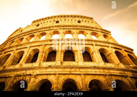 Détail du Colisée à Rome (Roma), Italie. Egalement appelé Colisée, c'est la plus célèbre visite italienne Banque D'Images