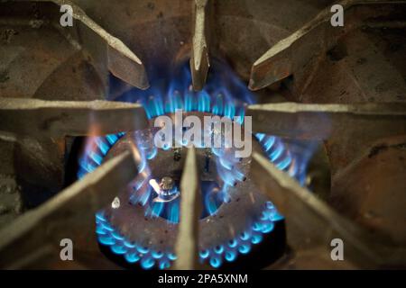 flamme de gaz dans une cuisine commerciale Banque D'Images