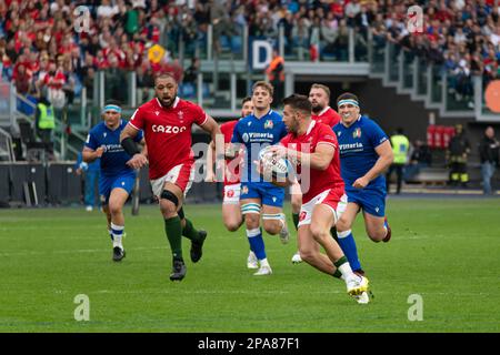 Rome, Italie 11th mars 2023. Rhys Webb du pays de Galles en course avec le ballon lors du match de rugby de six Nations entre l'Italie et le pays de Galles au stade olympique de Rome. Crédit photo : Fabio Pagani/Alay Live News Banque D'Images