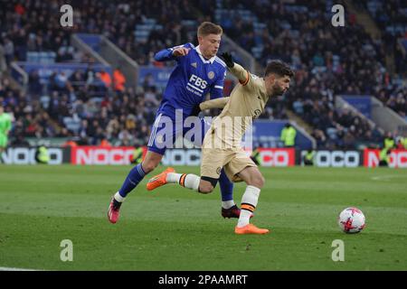 Christian Pulisic de Chelsea est contesté par Harvey Barnes de Leicester City lors de la deuxième partie du match de la Premier League entre Leicester City et Chelsea au King Power Stadium de Leicester le samedi 11th mars 2023. (Photo : John Cripps | MI News) Credit : MI News & Sport /Alay Live News Banque D'Images