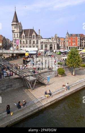 Liège, Belgique - 27 août 2017 : le Grand poste de Liège est un bâtiment public construit entre 1896 et 1901, rue de la Régence, dans le centre-ville de L Banque D'Images