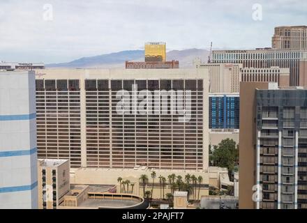 Hôtels à Las Vegas comme vu du 28th étage de l'hôtel Paris; le Flamingo, le Mirage, la Trump Tower, Treasure Island, Harrahs, et le vénitien Banque D'Images