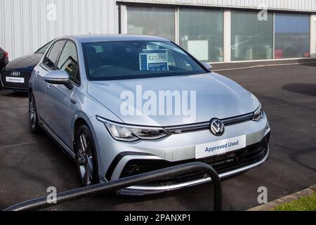 2022 Silver Volkswagen Golf R-Line TSI, 1,5Tsi EVO 130 Start/Stop Prix voitures d'occasion VW Volkswagen, à vendre à Corkhills, Southport, Royaume-Uni Banque D'Images