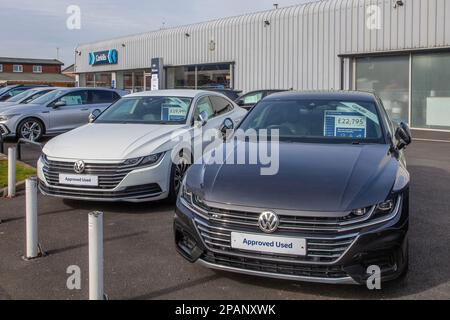 2018 Volkswagen Arteon R-Line TDI S-A, TDI 190 SCR DSG Auto Start/Stop; prix d'occasion VW Volkswagen Cars, à vendre à Corkhills, Southport, Royaume-Uni Banque D'Images