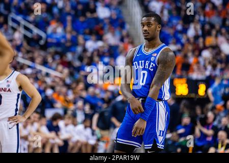 Greensboro, Caroline du Nord, États-Unis. 11th mars 2023. Duke Blue Devils avance Dariq Whitehead (0) pendant le match de championnat du tournoi de l'ACC masculin contre les Virginia Cavaliers au Greensboro Coliseum à Greensboro, NC. (Scott Kinser/Cal Sport Media). Crédit : csm/Alay Live News Banque D'Images