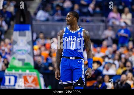 Greensboro, Caroline du Nord, États-Unis. 11th mars 2023. Duke Blue Devils avance Dariq Whitehead (0) pendant le match de championnat du tournoi de l'ACC masculin contre les Virginia Cavaliers au Greensboro Coliseum à Greensboro, NC. (Scott Kinser/Cal Sport Media). Crédit : csm/Alay Live News Banque D'Images