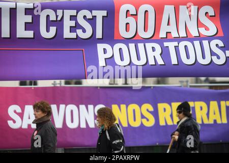 Paris, France . 12th mars 2023. Julien Mattia / le Pictorium - manifestation contre la réforme des retraites à Paris - 12/3/2023 - France / Paris / Paris - manifestation contre la réforme des retraites. Des dizaines de milliers de personnes se sont rassemblées à Paris pour manifester contre le projet de réforme des retraites lancé par le gouvernement porté. Credit: LE PICTORIUM / Alamy Live News Banque D'Images