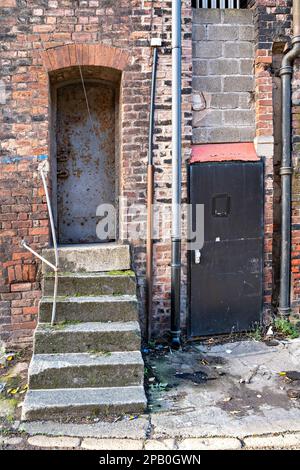 Porte d'entrée de l'entrepôt des quais de Liverpool Banque D'Images