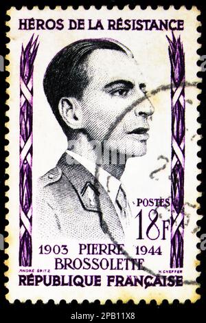 MOSCOU, RUSSIE - 15 FÉVRIER 2023 : le timbre-poste imprimé en France montre Pierre Brossolette (1903-1944), série des héros de la résistance, vers 1957 Banque D'Images