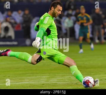 Kansas City, États-Unis. 11th mars 2023. Le gardien de but sportif de Kansas City, John Pulskamp (1), envoie le terrain de descente du ballon. Le KC sportif a accueilli la Galaxy dans une grande ligue de football sur 11 mars 2023 au stade Children's Mercy Park à Kansas City, Kansas, États-Unis. Photo par Tim Vizer/Sipa USA crédit: SIPA USA/Alay Live News Banque D'Images