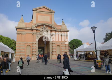 Bologne, Italie - 19 novembre 2022 : porte de la ville de Porta Galleria, Bologne Banque D'Images