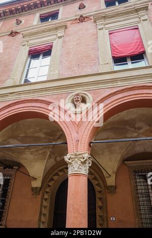 Bologne, Italie - 19 novembre 2022 : statue de Devils Head, la Testa del Diavolo Banque D'Images