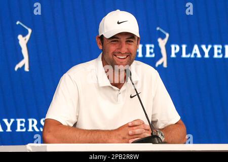 Ponte Vedra Beach, Floride, États-Unis. 11th mars 2023. Scottie Scheffler parle aux médias après le troisième tour du championnat DES JOUEURS 2023 à TPC Sawgrass. (Credit image: © Debby Wong/ZUMA Press Wire) USAGE ÉDITORIAL SEULEMENT! Non destiné À un usage commercial ! Banque D'Images