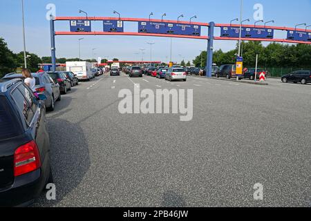 Aire d'attente de la navette Sylt, train de voiture à Niebüll, reliant l'île de Sylt au continent, Frise du Nord, Schleswig-Holstein, Niebüll, Banque D'Images