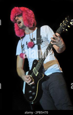 All Time Low (guitariste Jack Barakat) en concert à Birmingham O2 Academy, le 28th janvier 2012 Banque D'Images