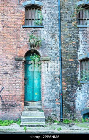 Porte d'entrée de l'entrepôt des quais de Liverpool Banque D'Images