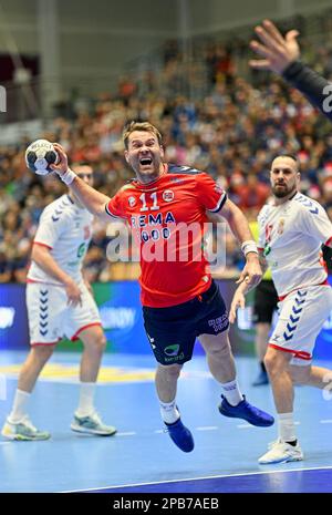 Bergen, Norvège, 12th. Mars 2023. Petter Øverby, joueur de ligne de Norvège, se sort clairement pour un tir à courte portée dans le match de qualification européen contre la Serbie qui a vu la Norvège gagner 35-25 en face d'un équipage enthousiaste. Photo Kjell Eirik Henanger, @livesportphoto Banque D'Images