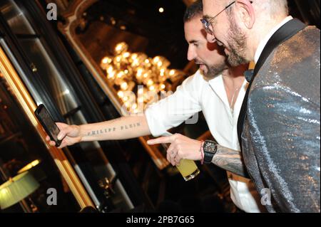 Défilé de mode en première ligne, spectacle de piste de couture de Philipp plein atelier au Château Falconview à Bel Air, Los Angeles, 11 mars 2023 Banque D'Images