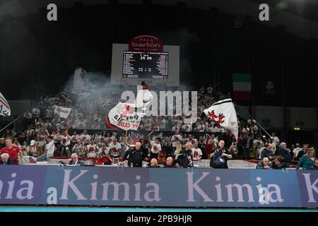 Pala Barton, Pérouse, Italie, 12 mars 2023, Fans sir sécurité susa pérouse pendant Sir sécurité Susa Pérouse vs Cucine Lube Civitanova - Volleyball Italien Serie A Men SuperLeague Championship Banque D'Images