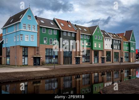 Maisons hollandaises modernes à Zaandam Letterhout, nouveau quartier résidentiel avec des caractéristiques architecturales typiques de la région de Zaan Banque D'Images