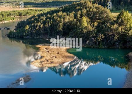 Ibanez Valle de la rivière, Mirador Confluencia avec le reflet de la Cordillera Castillo, Carretera Austral, Patagonie, Chili Banque D'Images