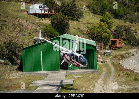 Hélicoptère à porte ouverte au départ de Terra Luna Lodge pour le Parque Nacional Laguna San Rafael, Puerto Guadal, Patagonie Banque D'Images