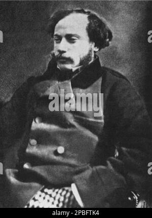 L'écrivain français ALEXANDRE DUMAS fils ( 1824 - 1895 ) auteur des romances ' la dame aux camélias '( Camille ou la Dame des Camellias, la Signora dalle camelie , 1848) et ' l'affaire Clemenceau '( l'affaire Clemenceau, 1867). Photo de NADAR , Paris - LETTERATO - SCRITTORE - LETTERATURA - Littérature - moustache - bachigi - Figlio - Jr --- Archivio GBB Banque D'Images