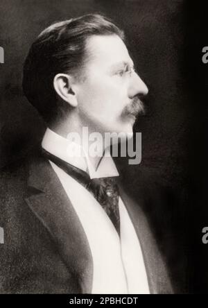1905 CA , Etats-Unis : le chanteur de concert né en allemagne baritone HEINRICH MEYN ( mort à New York février 1933 ) - BARITONO - CANTANTE LIRICA - OPERA - MUSICA CLASSICA - classique - profilo - profil - portrait - ritratto - cantante lirico - classica - classique - collier - colletto - cravate - cravvio - bachii - moustache Lens - pince-nez - occhiali da vista ---- ArchiGBB Banque D'Images
