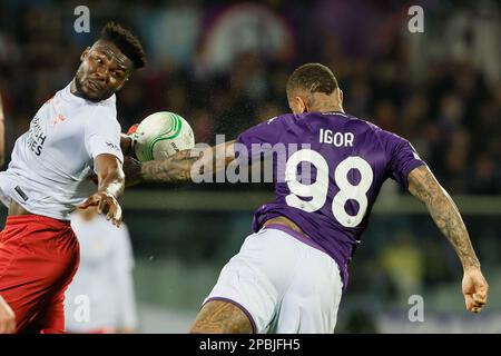 ACF Fiorentina / Sivaspor: - UEFA Europa Conference League
FLORENCE, ITALIE – 9 mars ;gor de l'ACF Fiorentina et Jordy Caicedo de Sivaspor se battent pour le bal pendant la Ligue de la Conférence de l'UEFA Europa, entre ACF Fiorentina et Sivaspor au Stadio Artemio Franchi sur 9 mars 2023 à Florence, Italie. (Photo. Livemedia/Andrea Martini) Banque D'Images