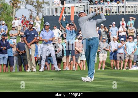 Ponte Vedra, Floride, États-Unis. 10th mars 2023. Jordan Spieth frappe son tee shot sur le 16th trous lors du deuxième tour du championnat DES JOUEURS à TPC Sawgrass à Ponte Vedra, FL. Gray Siegel/CSM/Alamy Live News Banque D'Images