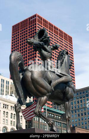 THE BOWMAN INDIAN STATUE (©IVAN MESTROVIC 1927) 333 WABASH BÂTIMENT (©GRAHAM ANDERSON PROBST & WHITE 1972) GRANT PARK CENTRE-VILLE DE CHICAGO ILLINOIS ETATS-UNIS Banque D'Images