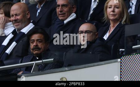 Londres, Royaume-Uni. 11th mars 2023. Daniel Levy, président de Spirs, aux côtés du propriétaire de Fulham Shahid Khan, au match de Tottenham Hotspur contre Nottingham Forest EPL, au Tottenham Hotspur Stadium, Londres, Royaume-Uni, le 11th mars 2023. Crédit : Paul Marriott/Alay Live News Banque D'Images