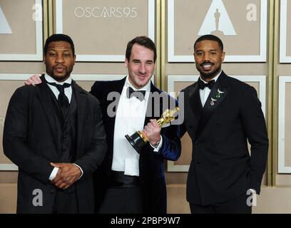 Los Angeles, Californie. 12th mars 2023. Jonathan Majors, James Friend, Michael B. Jordan dans la salle de presse pour les Oscars 95th - salle de photo, Dolby Theatre, Los Angeles, CA 12 mars 2023. Crédit : Elizabeth Goodenough/Everett Collection/Alay Live News Banque D'Images