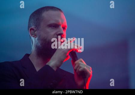 Leeds, Royaume-Uni. 12th mars 2023. Le père John Misty (Joshua Tillman), musicien et compositeur américain, joue en direct au réfectoire de l'Université de Leeds. Crédit photo: ernesto rogata/Alay Live News Banque D'Images