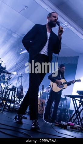 Leeds, Royaume-Uni. 12th mars 2023. Le père John Misty (Joshua Tillman), musicien et compositeur américain, joue en direct au réfectoire de l'Université de Leeds. Crédit photo: ernesto rogata/Alay Live News Banque D'Images