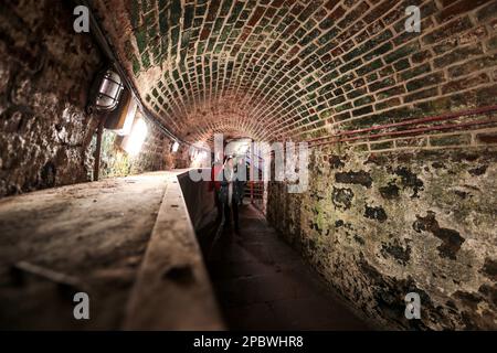 Le tunnel reliant la prison à la cour de l'autre côté de la rue. Excursion en prison sur Crumlin Road, Belfast, Irlande du Nord. Banque D'Images