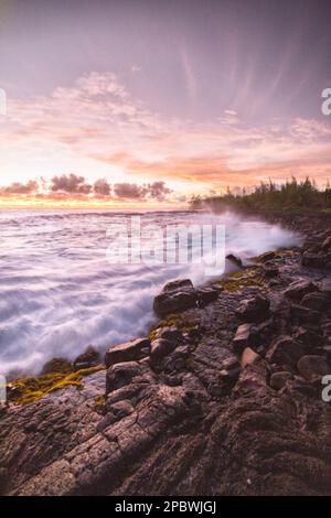 littoral, lave et zones de végétation sur la grande île d'hawaï Banque D'Images