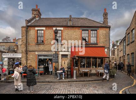 Ezra Street est situé à Bethnal Green, et est proche du populaire marché aux fleurs de Columbia Road qui peut être trouvé à la sortie de Hackney Road dans le Bo de Londres Banque D'Images