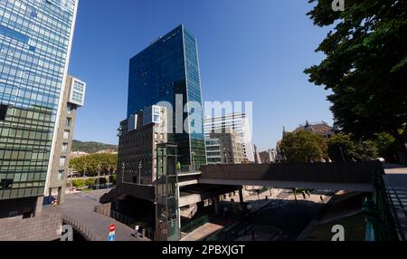 Bilbao, Espagne - 02 août 2022 : vue sur les tours d'Atea d'Isozaki Banque D'Images