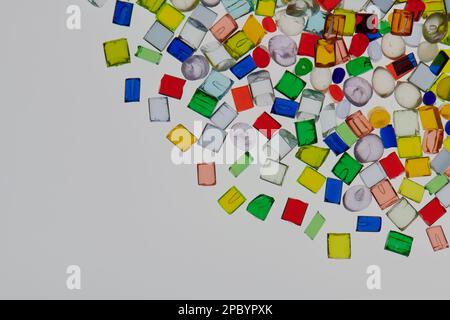 plusieurs différentes résines polymères plastiques de couleur transparente Banque D'Images