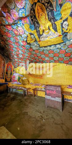 09 09 2007 le temple rupestre d'Aluvihara commence 3rd siècle avant j.-c. où les écritures bouddhistes ont été mises en écriture premier siècle avant j.-c. Sri Lanka Asie. Banque D'Images