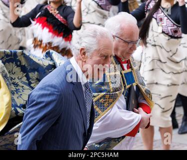 Le roi Charles III arrive pour le Commonwealth Day Service annuel à l'abbaye de Westminster à Londres. Date de la photo: Lundi 13 mars 2023. Banque D'Images