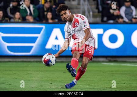 Milieu de terrain de la révolution de la Nouvelle-Angleterre Brandon Bye (15) lors d'un match de MLS contre le FC de Los Angeles, Sunday 12 mars 2023, au stade BMO, à Los an Banque D'Images